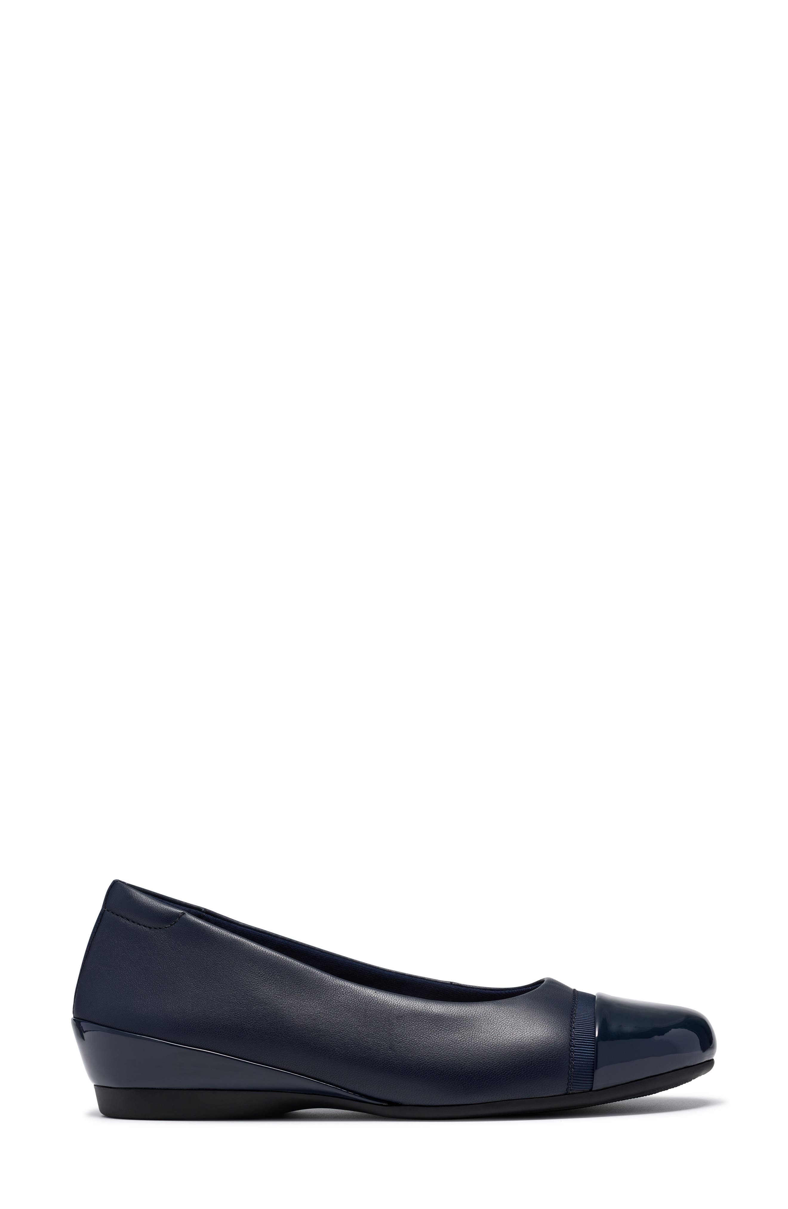 Cathrynn Dusk Skimmer Flat, Alternate, color, NAVY COMBI PAT