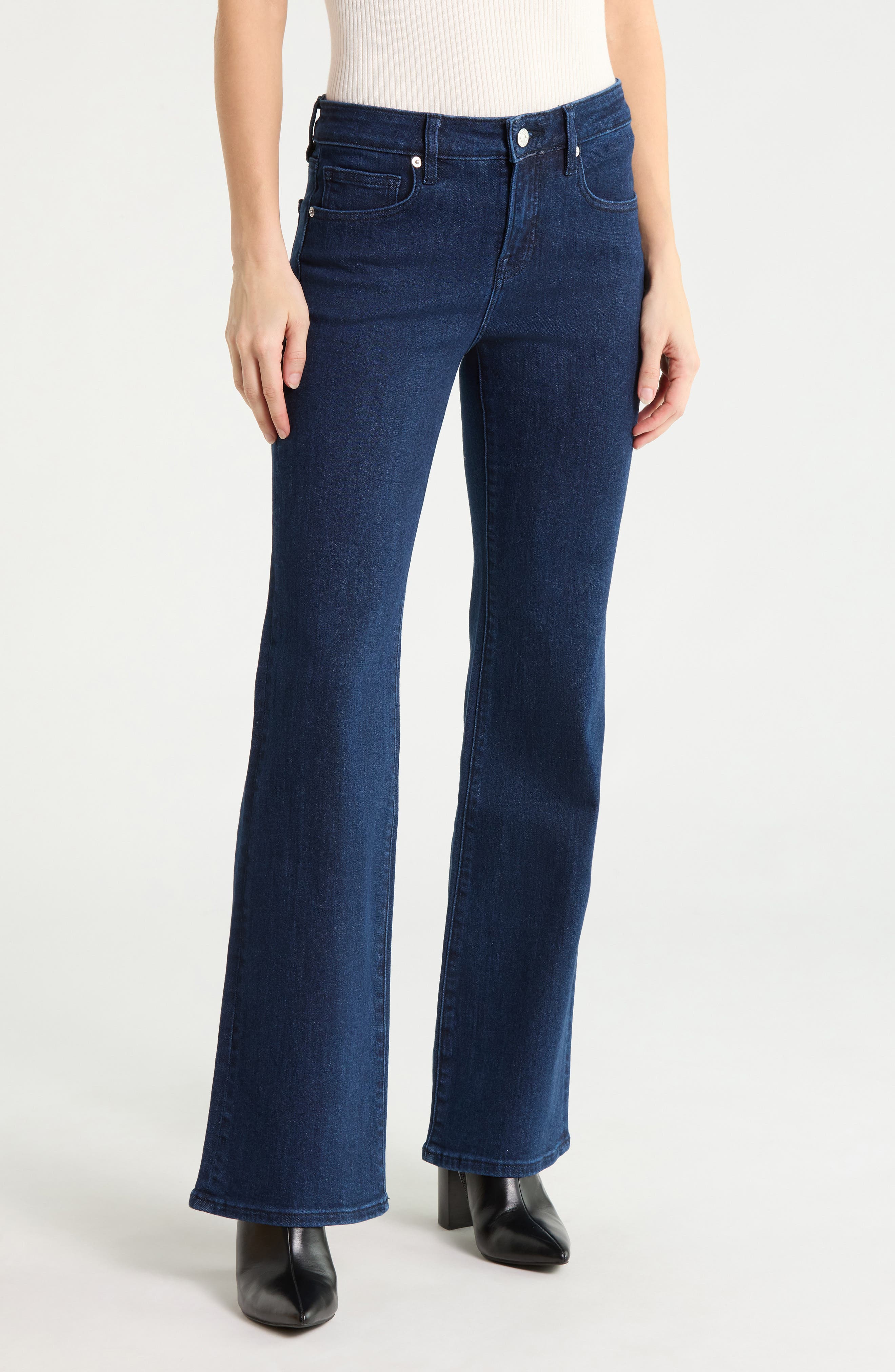 Good Low Boot Low Rise Bootcut Jeans