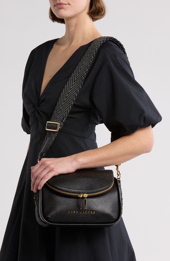 MARC JACOBS The Groove ミニメッセンジャー Amazon.com: Marc Jacobs The Groove Mini Messenger, Black