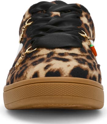 Voyage Sneaker