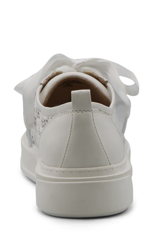 Charles David Swanny Sneaker In White