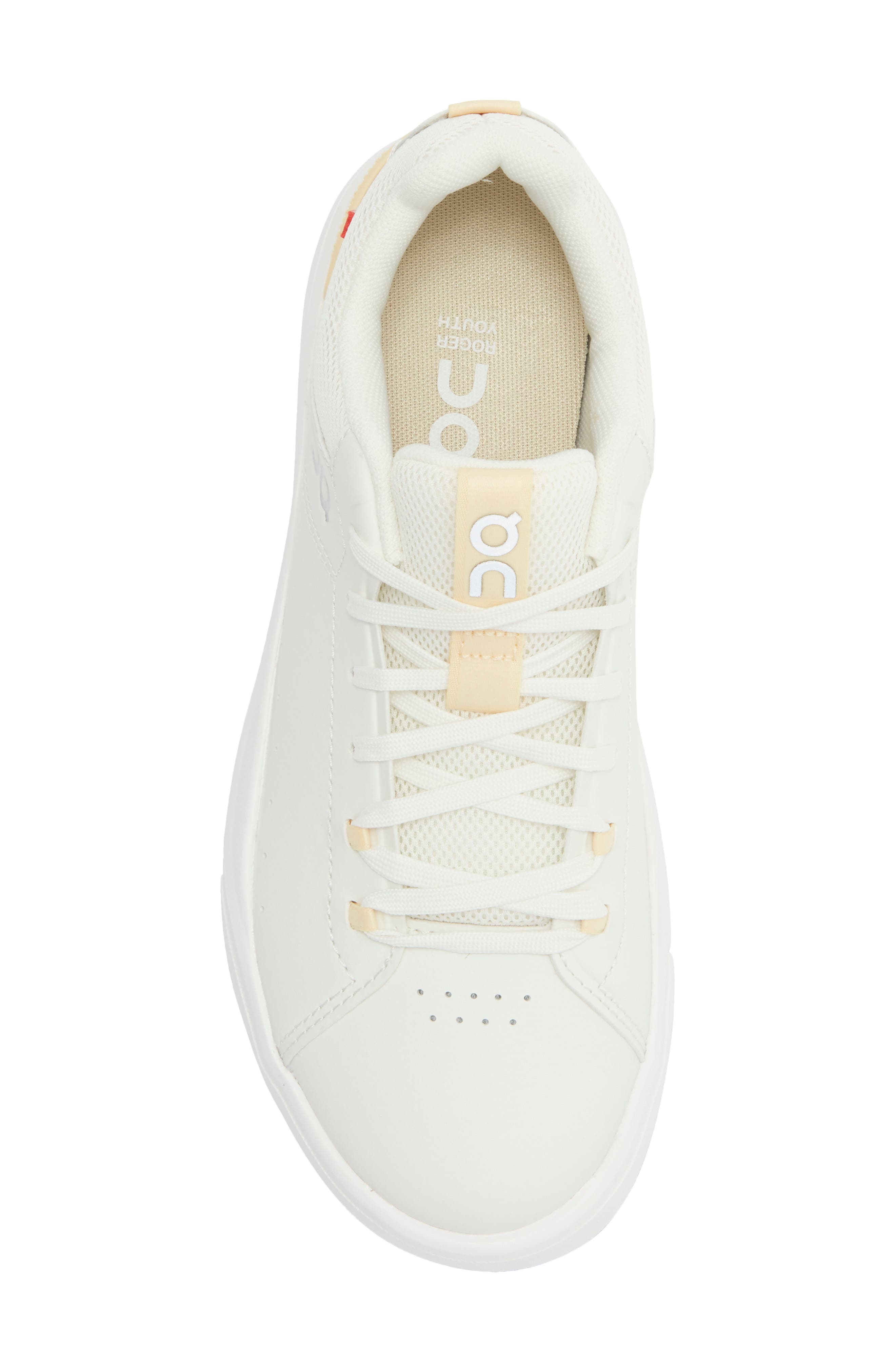 Kids' THE ROGER Youth Tennis Sneaker, Alternate, color, IVORY/ BLONDE