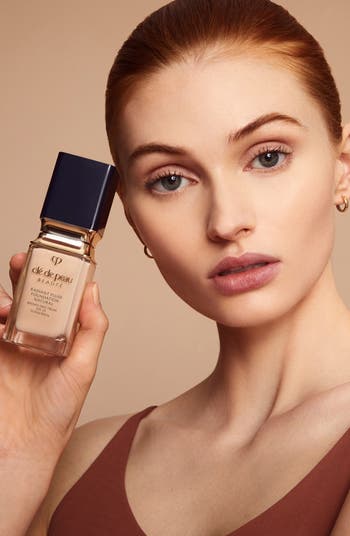 Clé de Peau Beauté Radiant Fluid Foundation Natural (Various