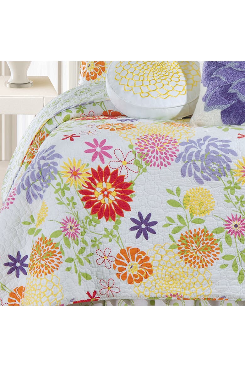 Lilly Vibrant Garden Flowers Cotton Quilt, Alternate, color, White