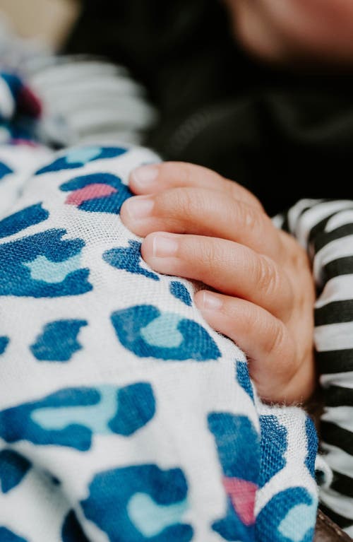 Etta Loves Xl Blue Leopard Sensory Organic Cotton Muslin Blanket In Blue Leopard Print