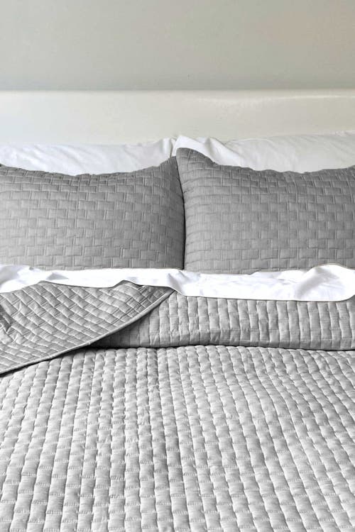 Bedvoyage Melange Viscose Cotton Blend Breathable Quilted Coverlet In Silver