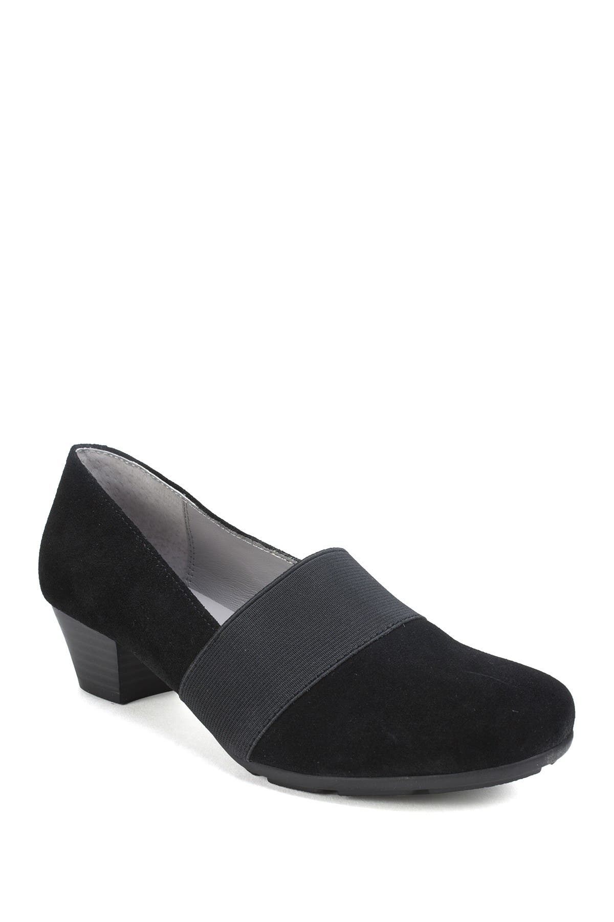 CLIFFS BY WHITE MOUNTAIN Uphill Suede Block Heel Pump (Women ...