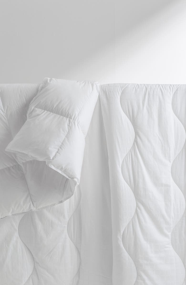 The White Company 280 Thread Count Lightweight Down Alternative Comforter, Alternate, color,