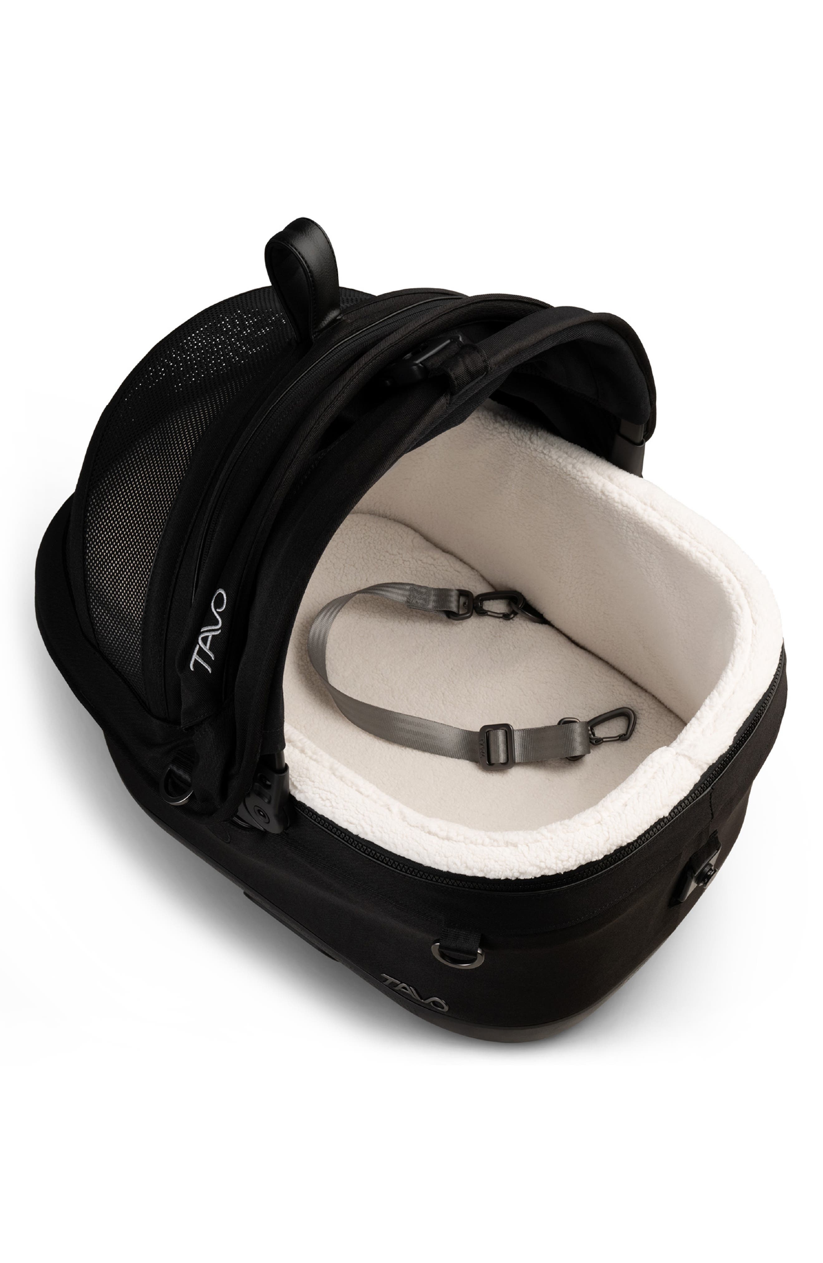 TAVO PETS Maeve™ iso5X Pet Car Seat in Onyx 