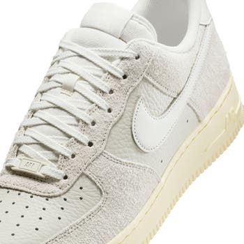 Air Force 1 '07 LV8 Basketball Sneaker