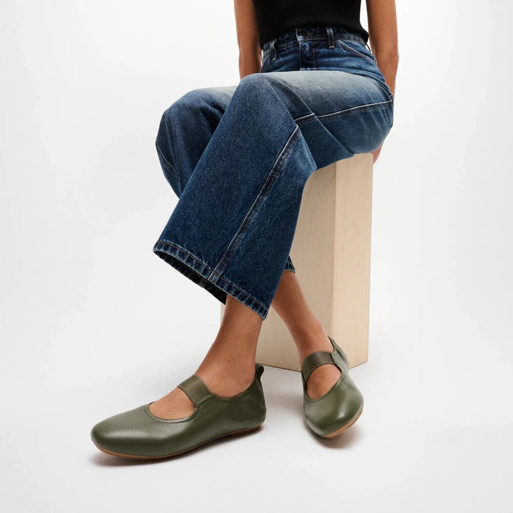 Delicato Poise Leather Mary Janes, Alternate, color, Deep Olive
