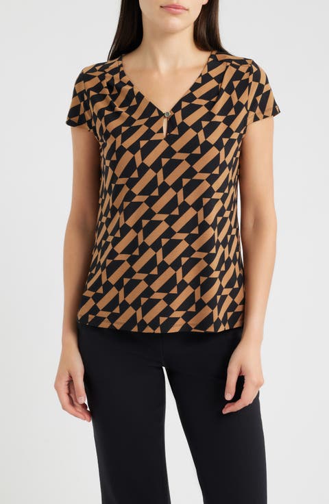 Geometric Cap Sleeve Pleat Neck Top
