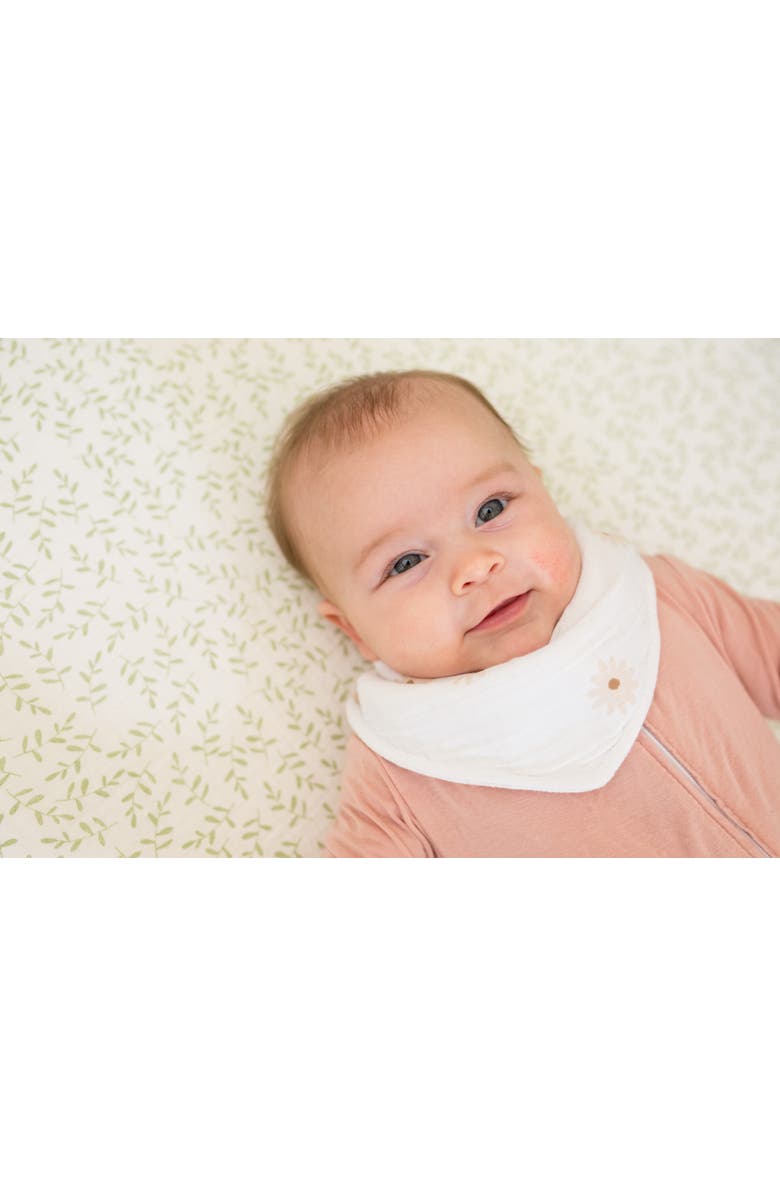 Lulujo Bandana Bibs 2 Pack, Alternate, color, Daisies 
Greenery