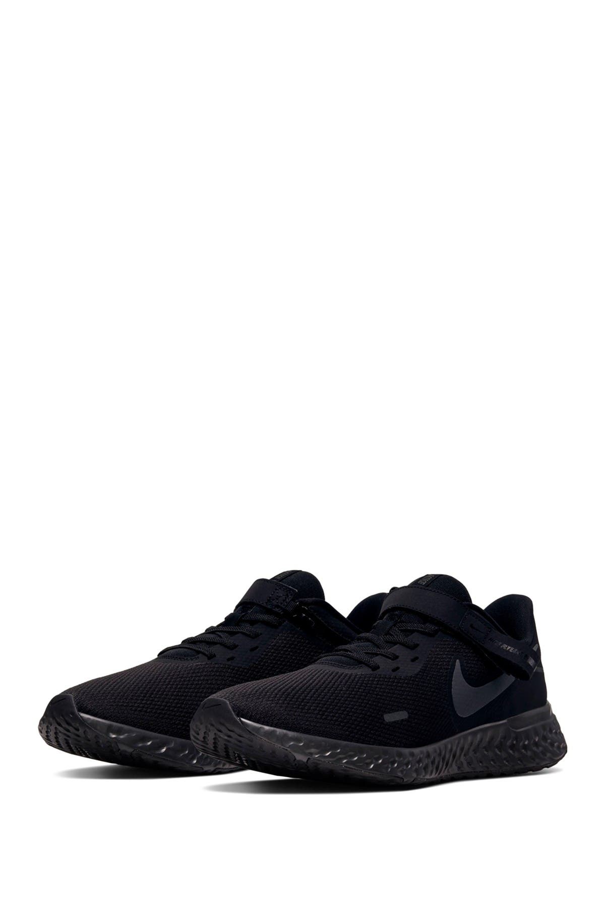 Nike Revolution 5 FlyEase Running Sneaker, Main, color, 