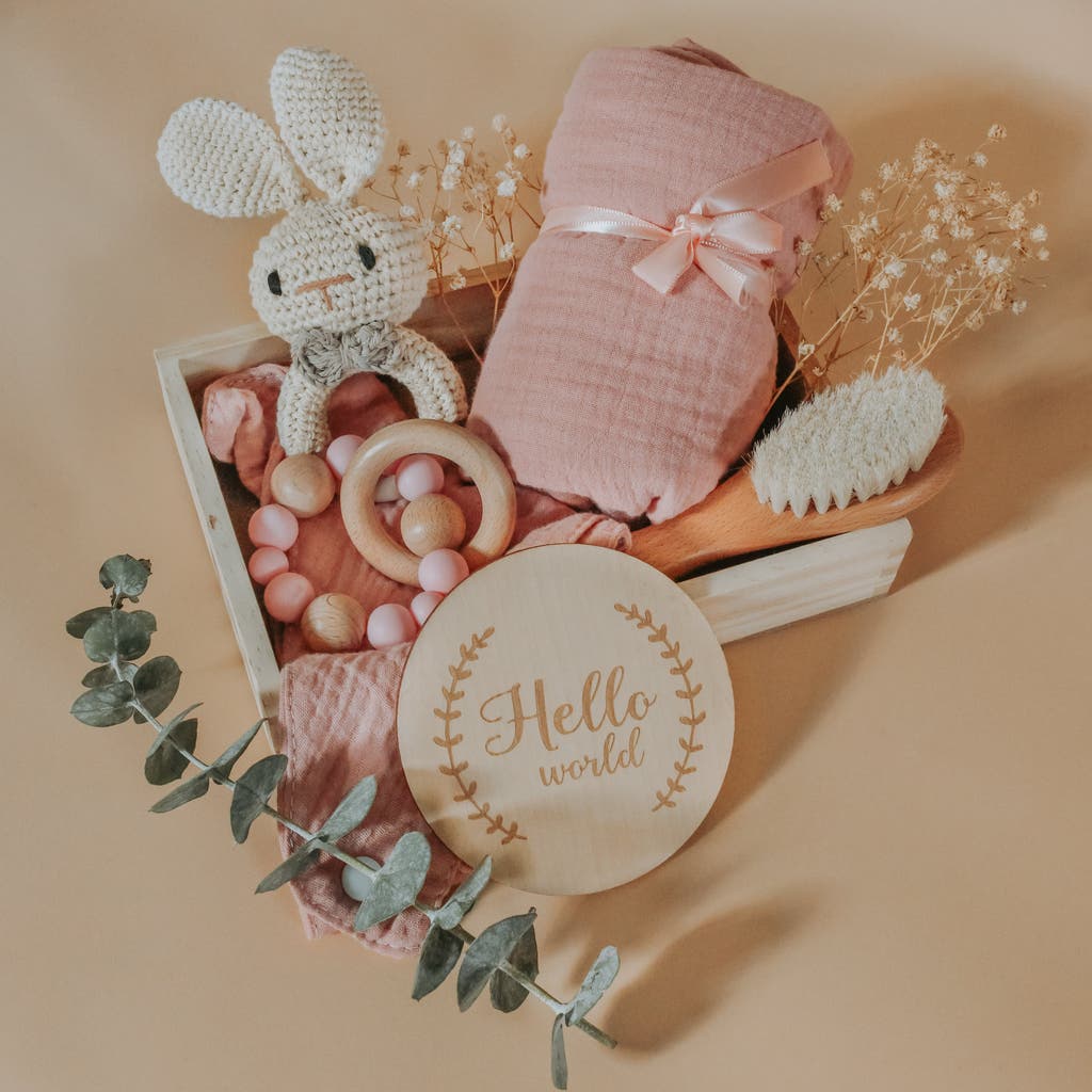 embé Newborn Baby Shower Gift Set
