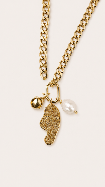 Perla Charm Necklace