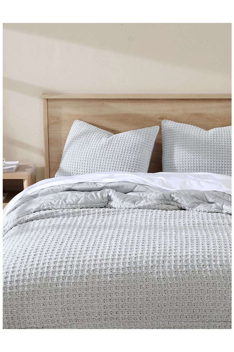 Snug Waffle Comforter, Alternate, color, CLOUD GREY