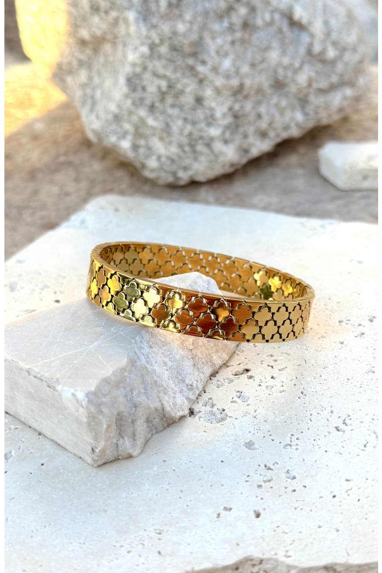 18K Gold Plated Quatrefoil Hinged Bangle Bracelet, Alternate, color, GOLD