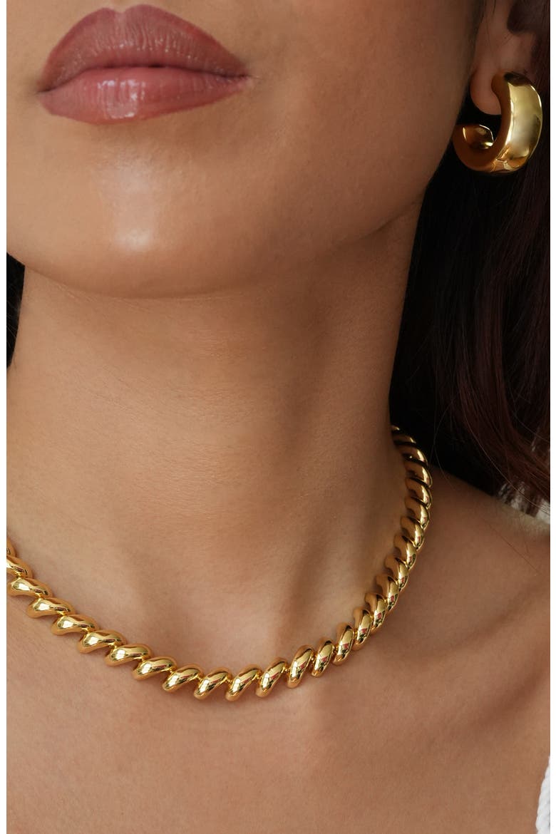 Huggie Hoop Earrings, Alternate, color, GOLD