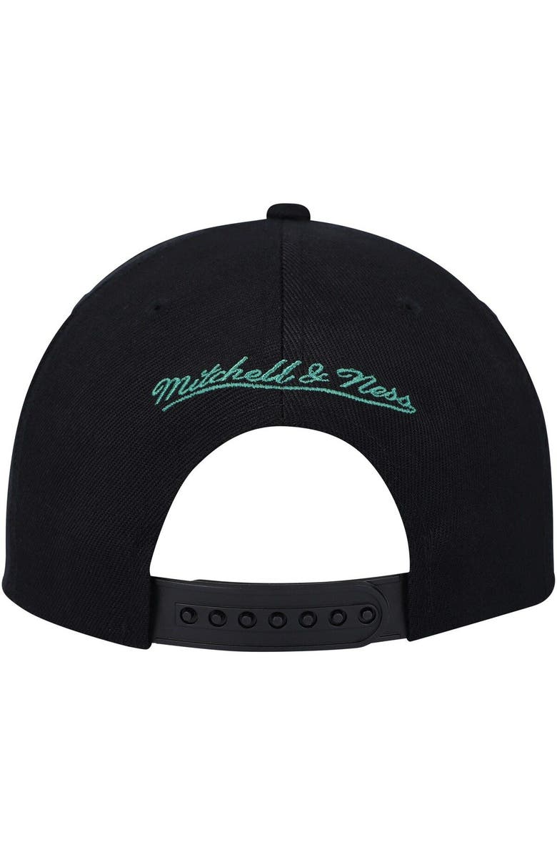 Mitchell & Ness Men's Mitchell & Ness  Black/White Boston Celtics Hardwood Classics Wear Away Visor Snapback Hat, Alternate, color, 