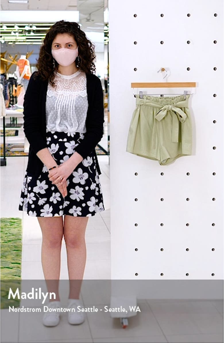 Paperbag Waist Shorts, sales video thumbnail