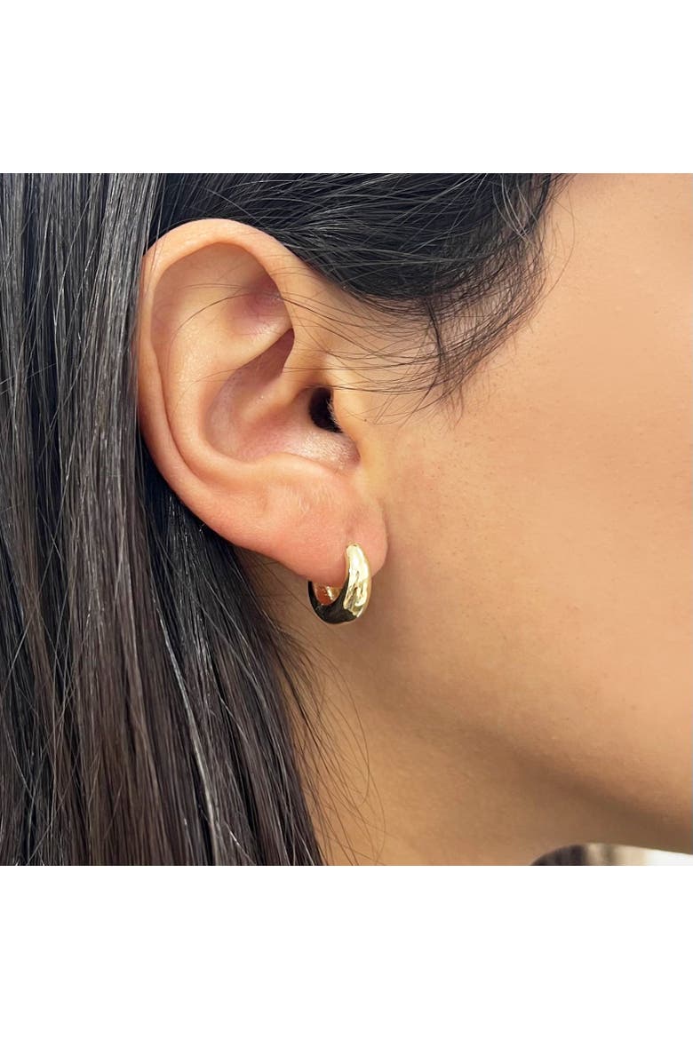 Mini Saddle Huggie Hoop Earrings, Alternate, color, Yellow Gold