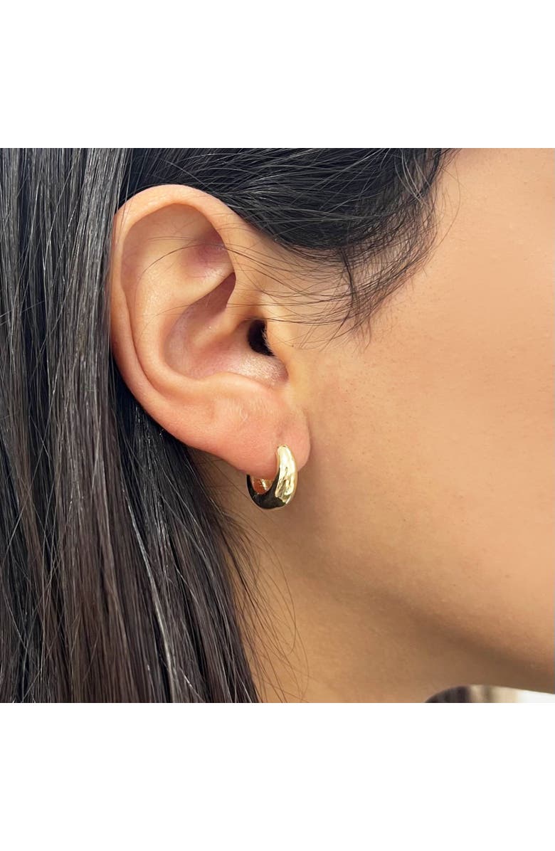 The Lovery Fine Jewelry Mini Saddle Huggie Hoop Earrings, Alternate, color, Yellow Gold