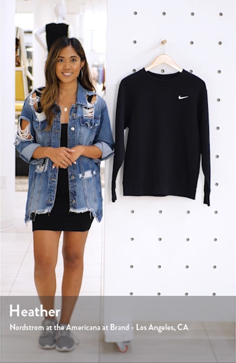 Sportswear Essential Loose Fit Fleece Sweatshirt, sales video thumbnail