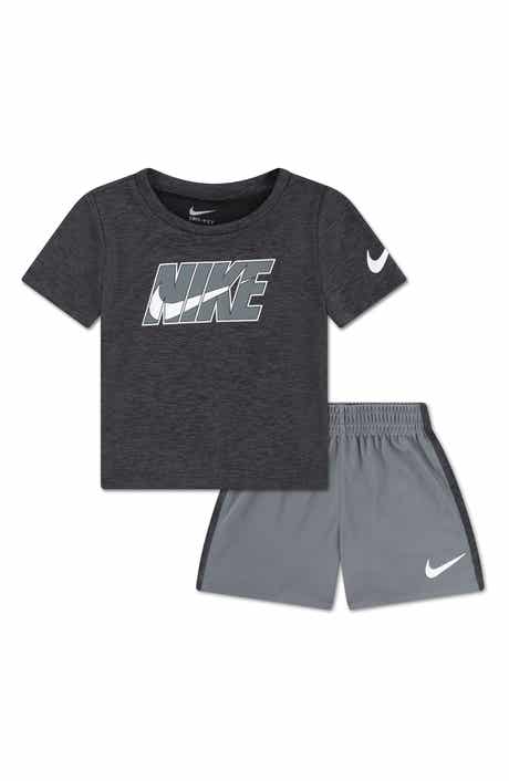 Nike Dropset Graphic T-Shirt & Shorts Set