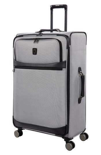 It Luggage Solidity 31-inch Softside Spinner Luggage In Black/white
