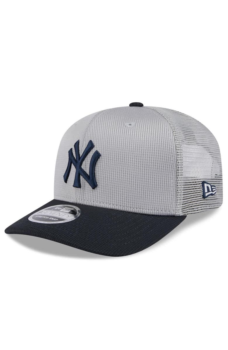 New Era Men's New Era  Gray/Navy New York Yankees 2025 Spring Training 9SEVENTY Stretch-Snap Trucker Hat, Main, color, 