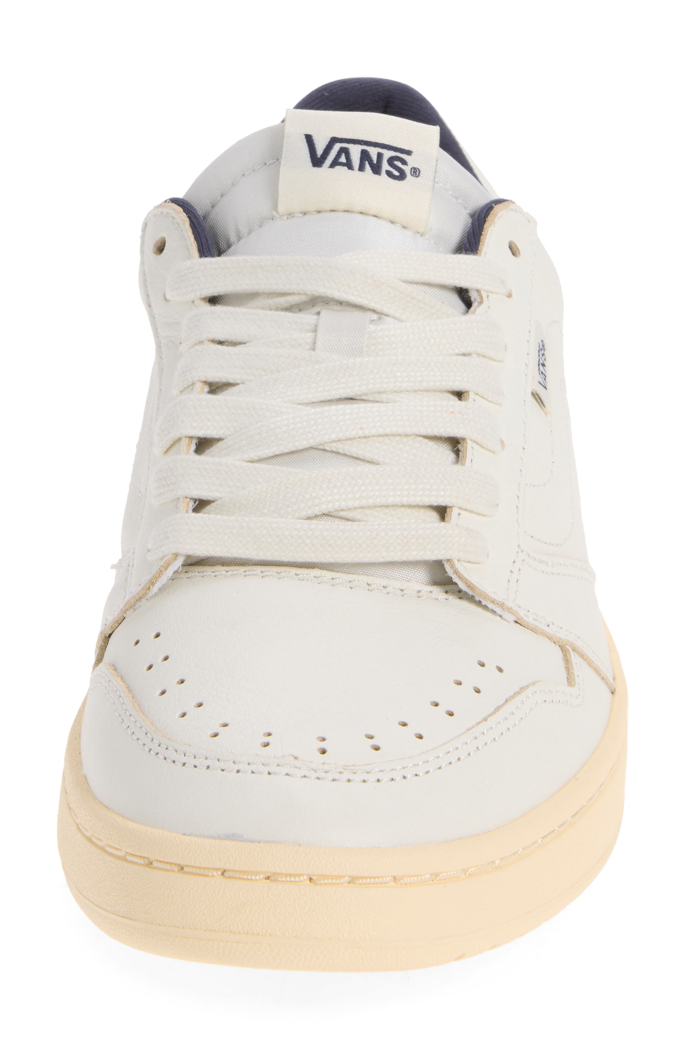Court Low Leather Sneaker, Alternate, color, WHITE/NAVY