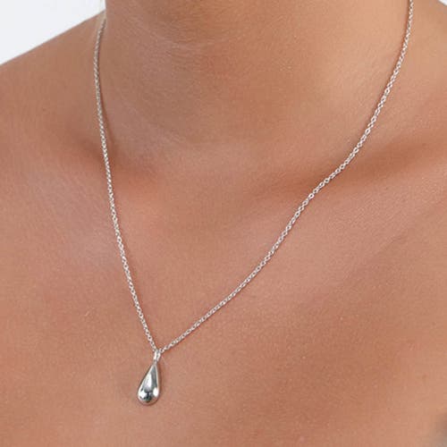 Lucy Quartermaine Tear Drop Pendant In Metallic