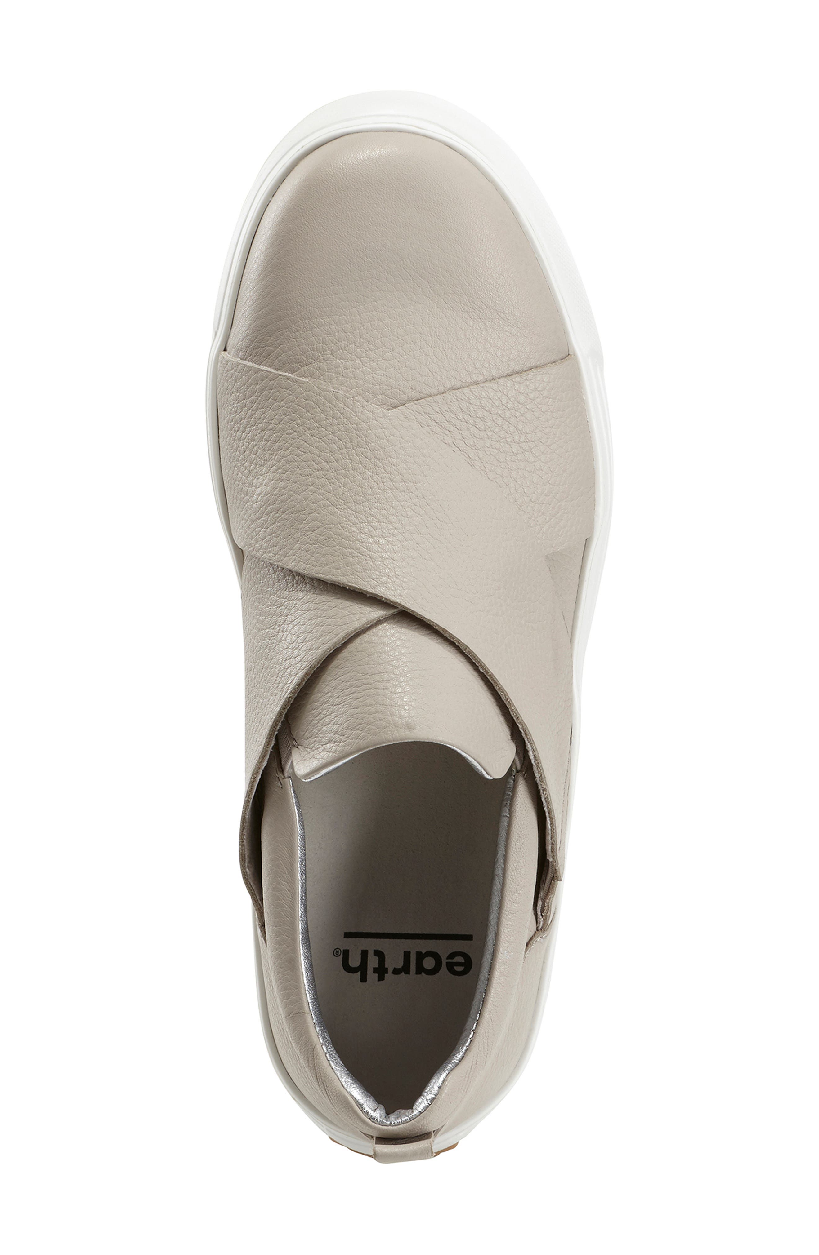 Clary Sneaker, Alternate, color, GREY LEATHER