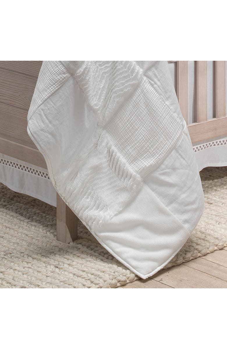 Lambs & Ivy Signature Luxury Textured Patchwork Crib/Toddler Quilt, Alternate, color, White
