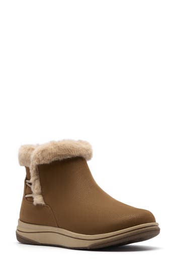 Clarks Breeze Fur In Brown