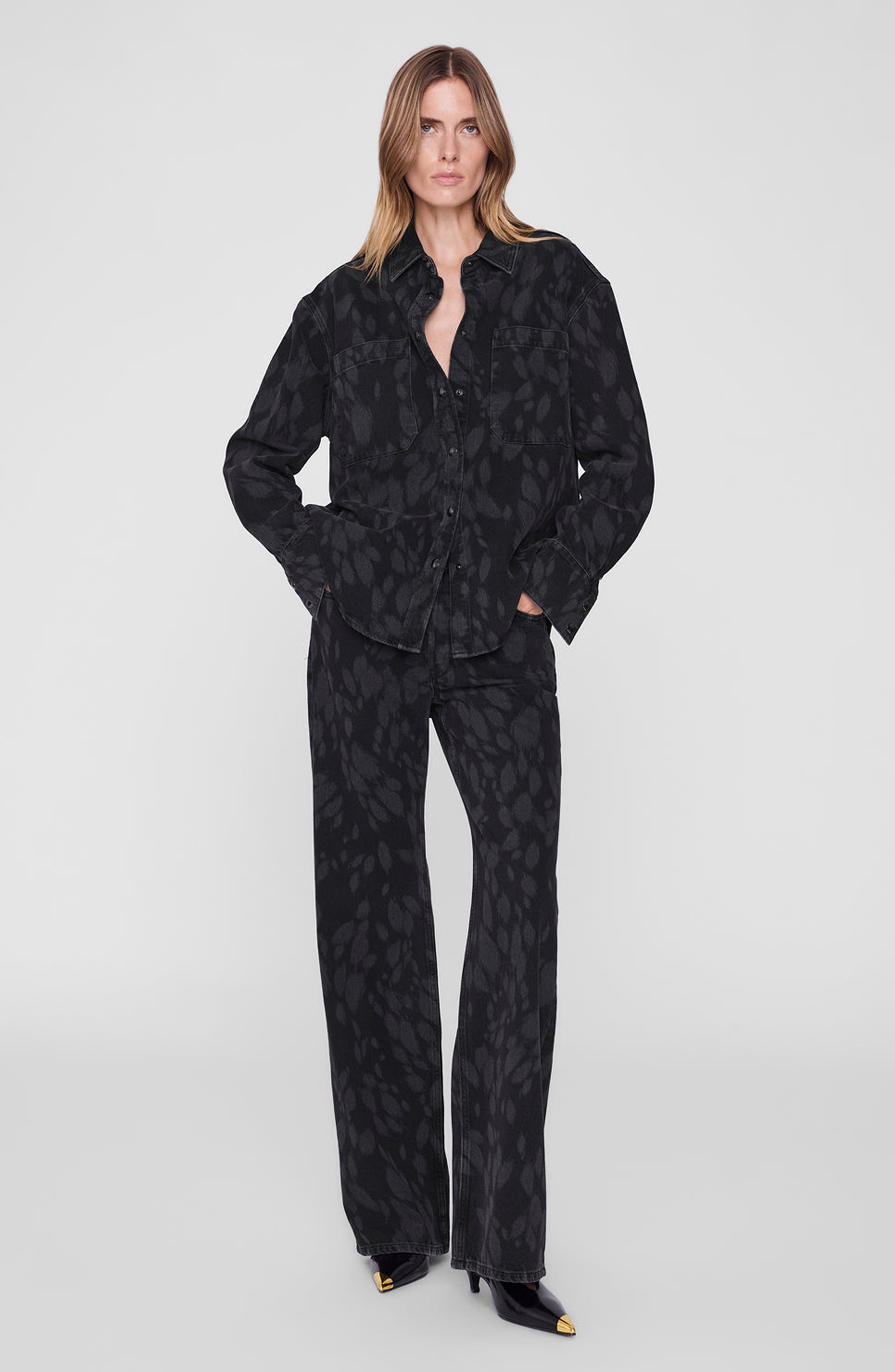 Abstract Washed Black