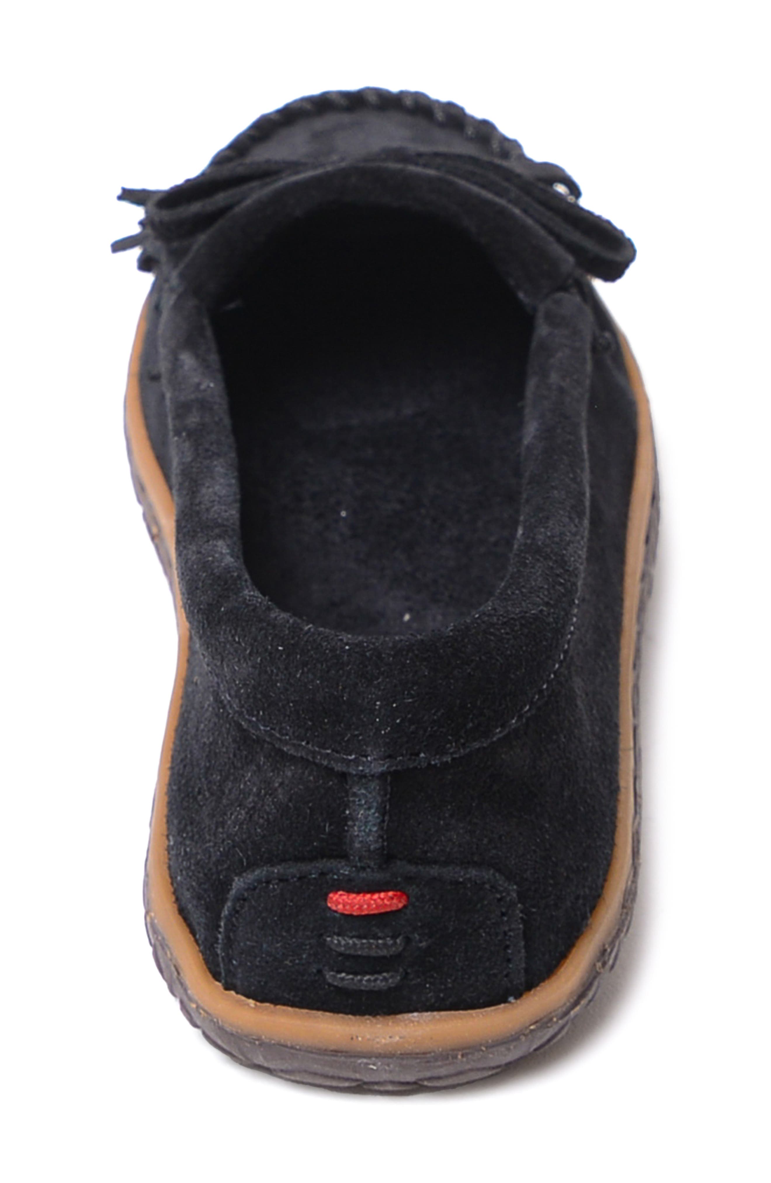 Minnetonka Kilty Tread Slipper, Alternate, color, Black