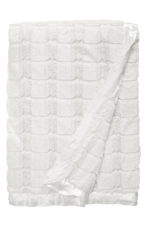 Giraffe at Home Luxe Waterfall Throw Blanket