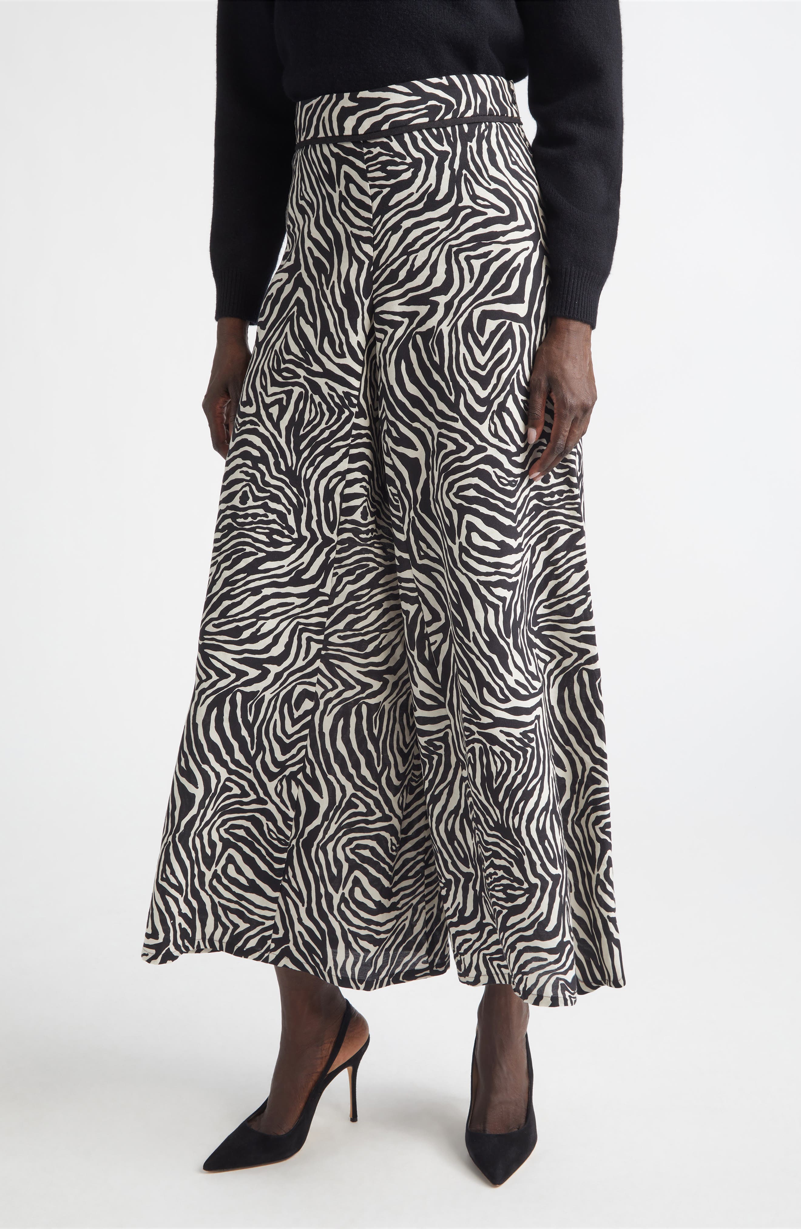 selected BLACK/ LINEN