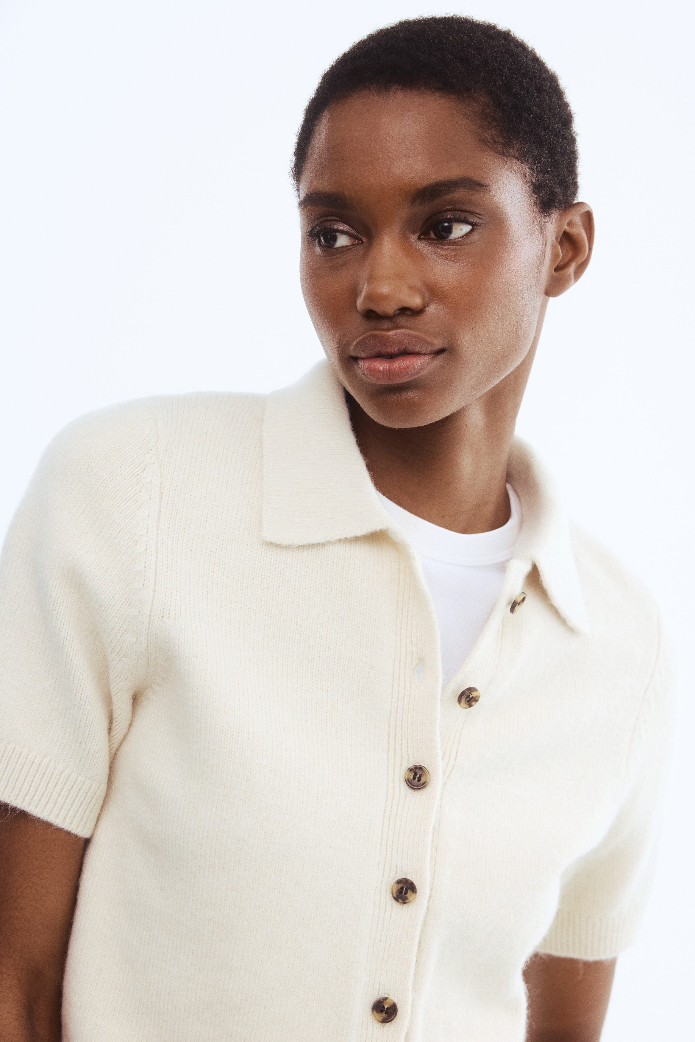 Short-sleeved Collared Cardigan - image 2