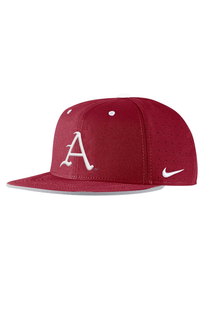 Nike Men's Nike Cardinal Arkansas Razorbacks 2025 On-Field True Performance Baseball Fitted Hat, Alternate, color, 