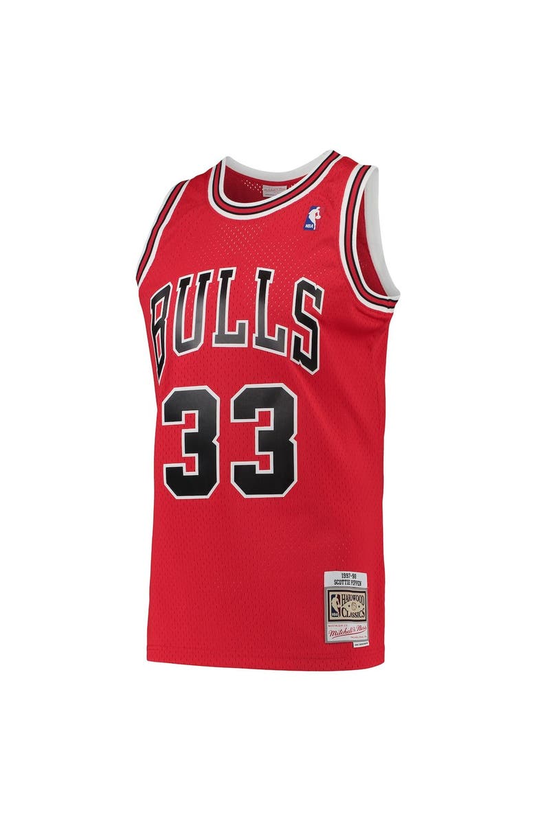 Mitchell & Ness Men's Mitchell & Ness Scottie Pippen Red Chicago Bulls Hardwood Classics 1997-98 Swingman Jersey, Alternate, color, Red