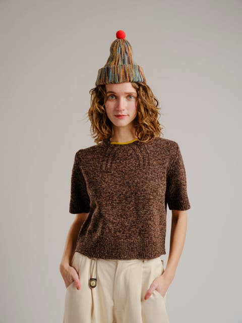 Peaked Rib Contrast Neckline Tee
