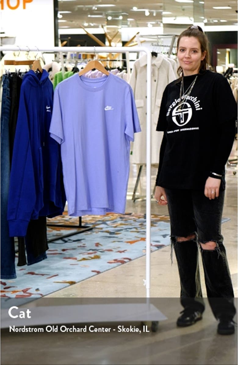 Sportswear Club Crew Neck T-Shirt, sales video thumbnail