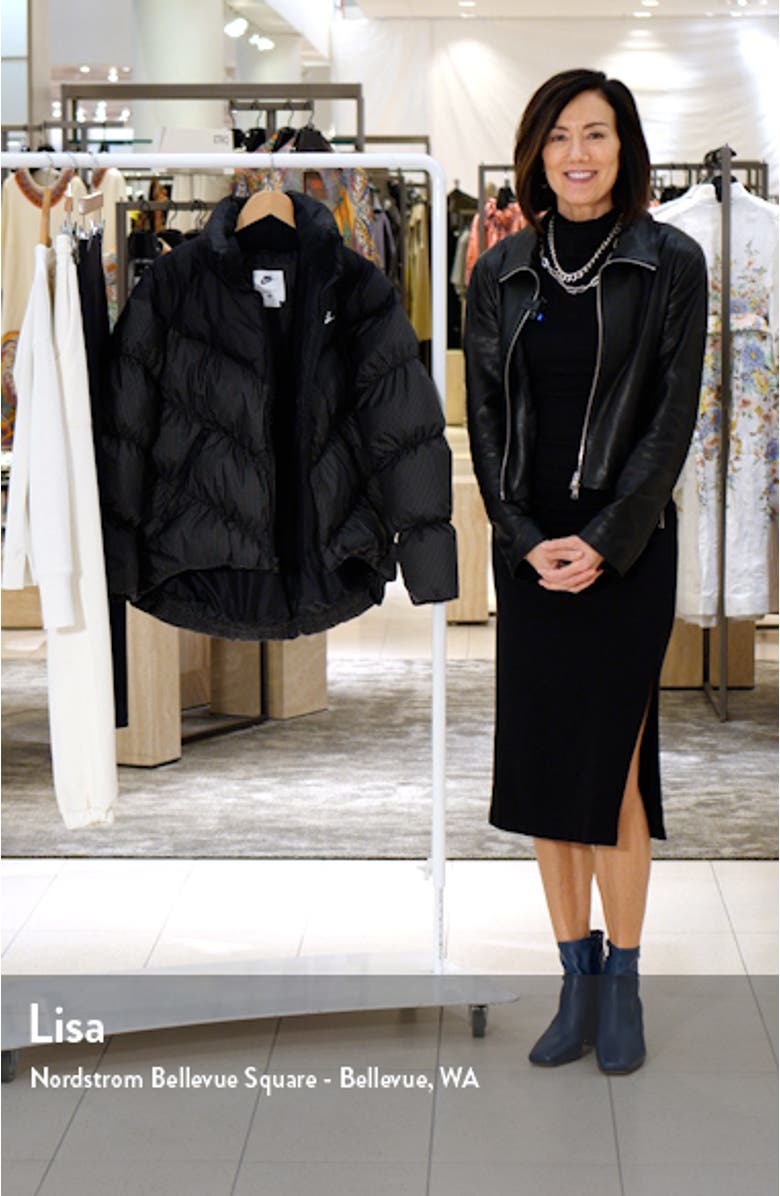 Therma-FIT Loose Puffer Jacket, sales video thumbnail