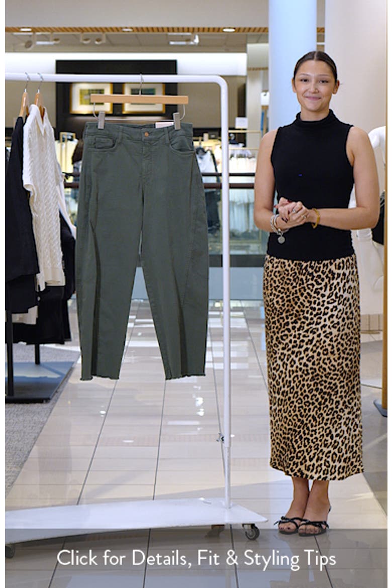 Alyssa Frayed Crop Relaxed Tapered Jeans video