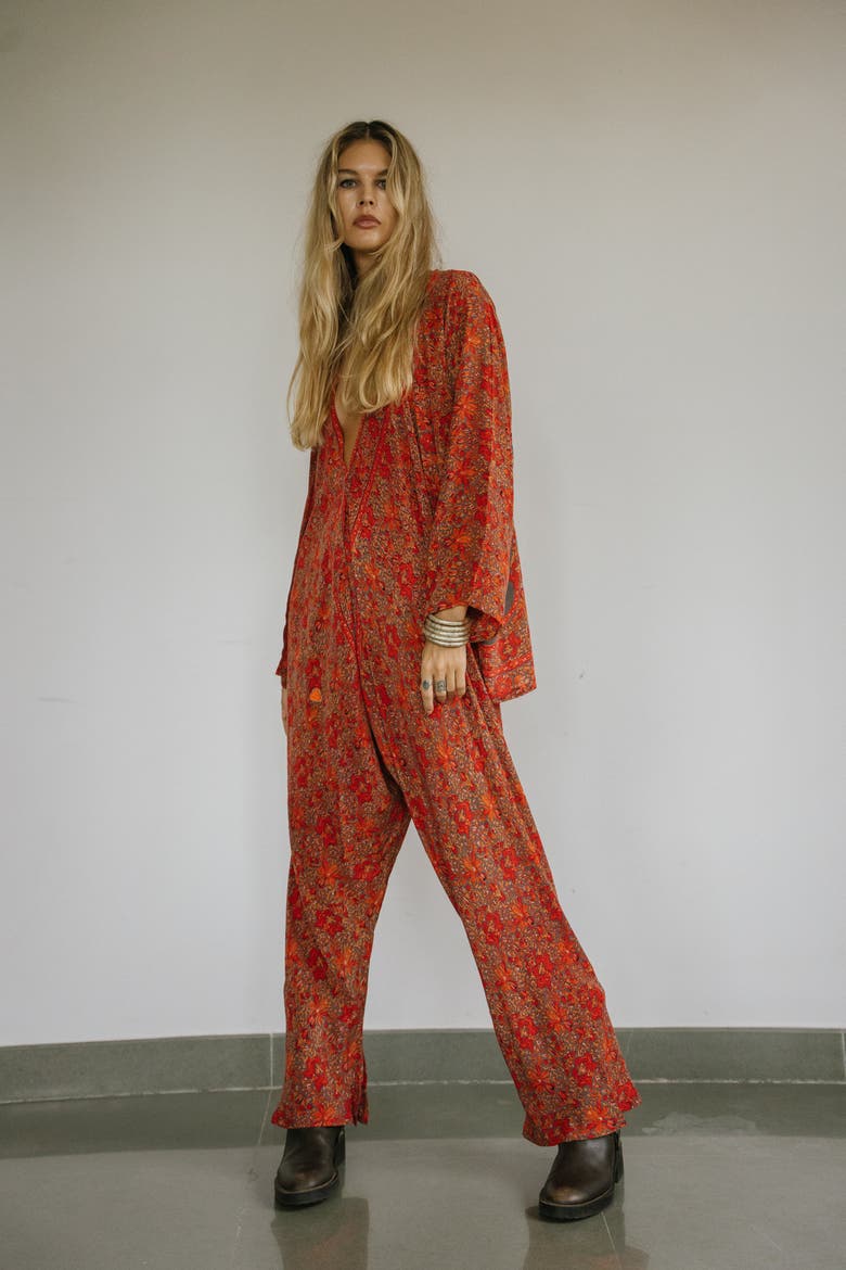 The Set Taylor, Alternate, color, Red Floral