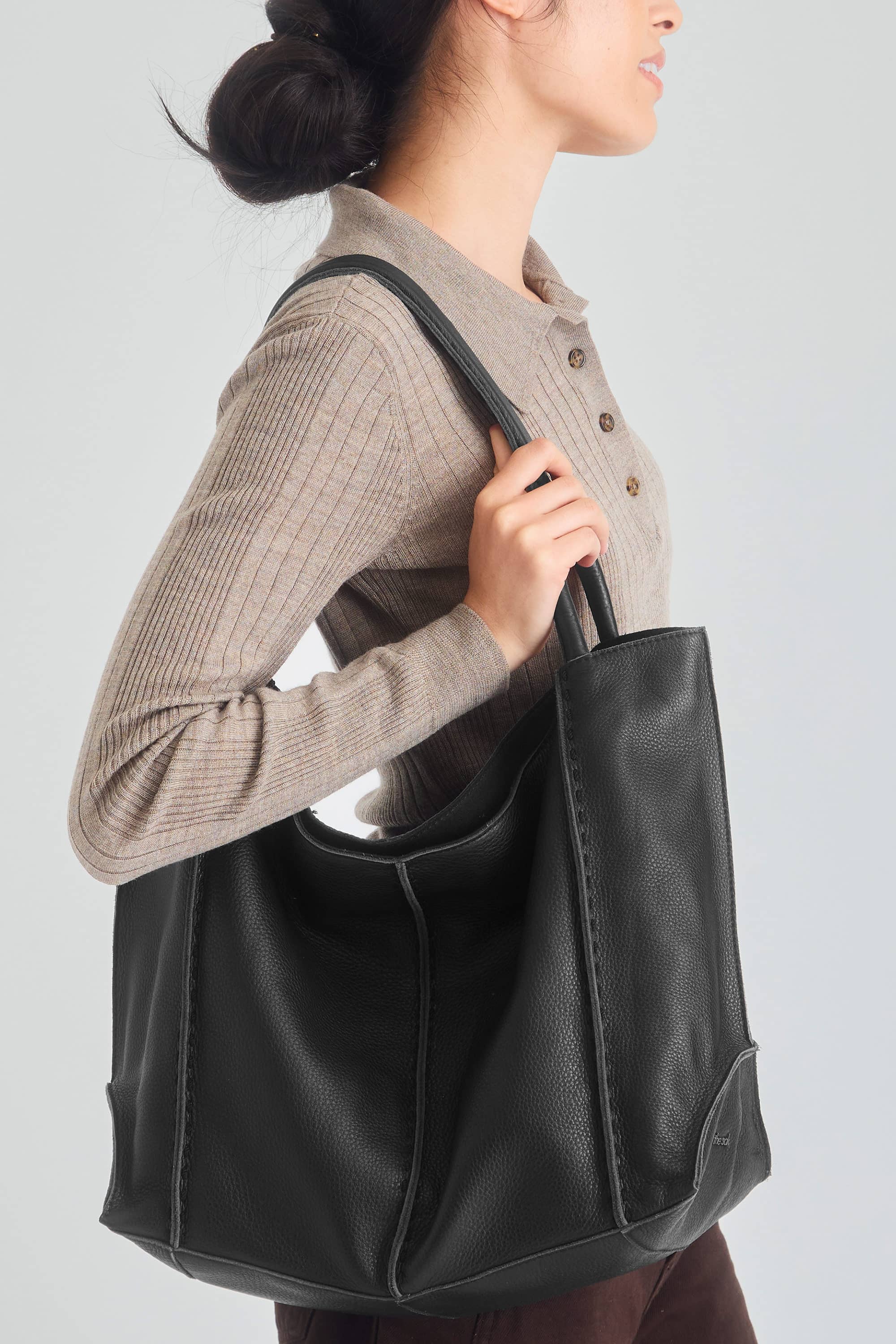 The Sak Los Feliz Large Tote Leather Bag & Iris Smartphone Bundle, Alternate, color, Black
