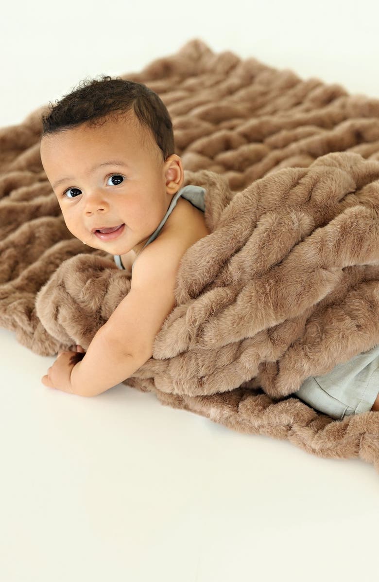 Minky Couture Hugs Milk Chocolate Blanket, Alternate, color, Brown